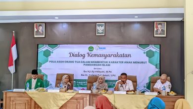 Photo of Mahasiswa KKN STAI Al-Hikmah 2 Brebes Gelar Dialog Kemasyarakatan Tentang Pola Asuh Islami pada Hari Rabu Tanggal 8 Januari 2025